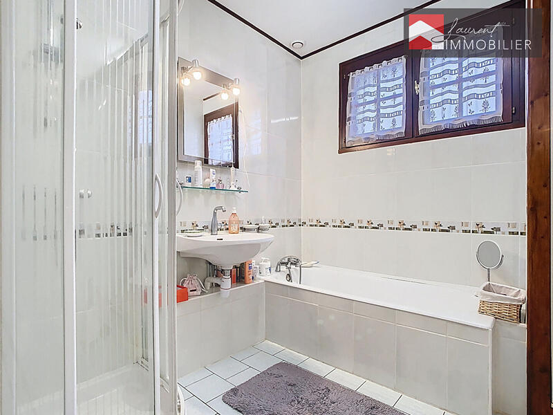 Maison - 86 m² - 4 pièces