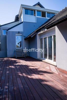 Villa - 230 m² - 9 pièces