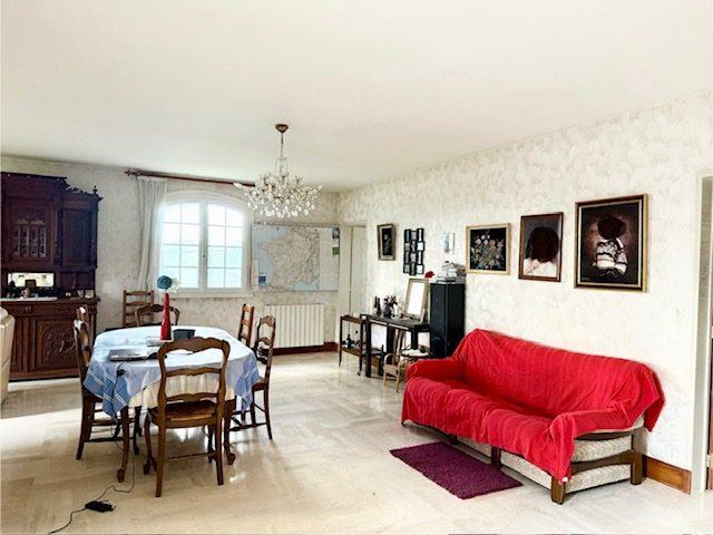 Maison - 182 m² - 7 pièces