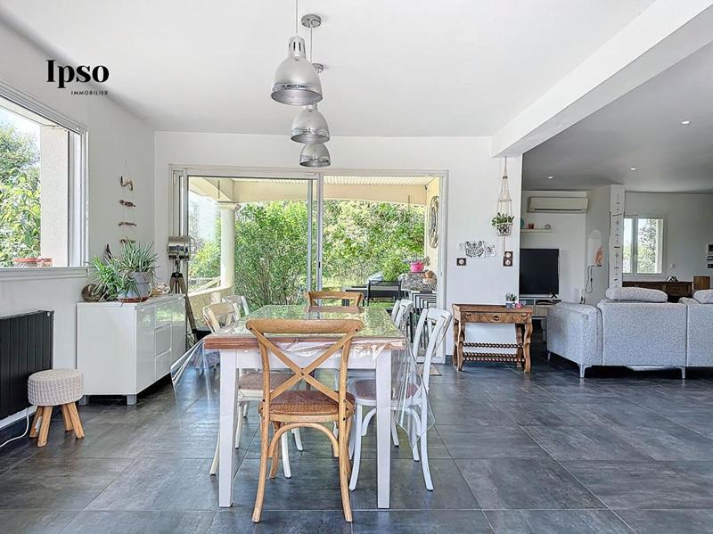 Maison - 209 m² - 6 pièces