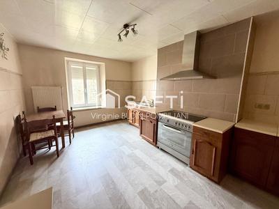 Maison - 208 m² - 6 pièces