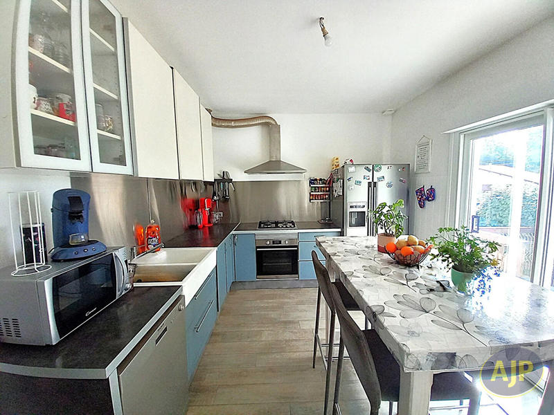 Maison - 137 m² - 7 pièces