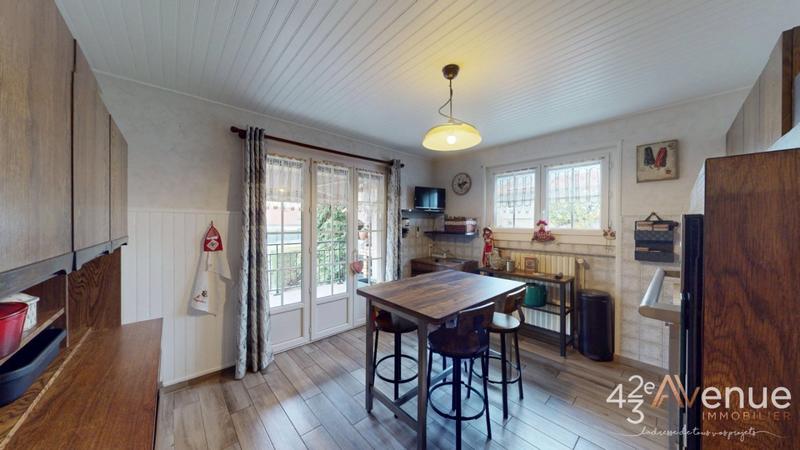 Maison - 237 m² - 9 pièces