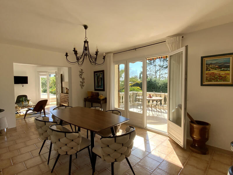 Maison - 105 m² - 5 pièces