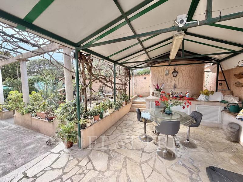 Villa - 220 m² - 5 pièces