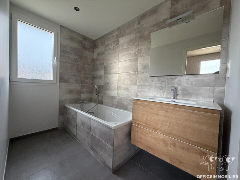 Maison - 121 m² - 6 pièces