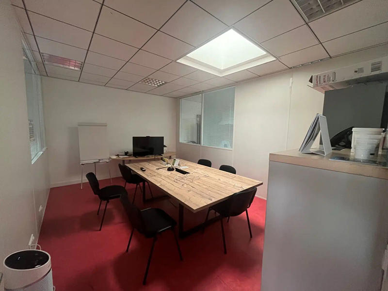 Bureau - 94 m² - 1 pièce