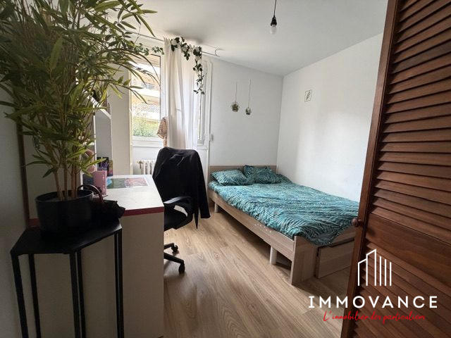 Appartement - 90 m² - 5 pièces