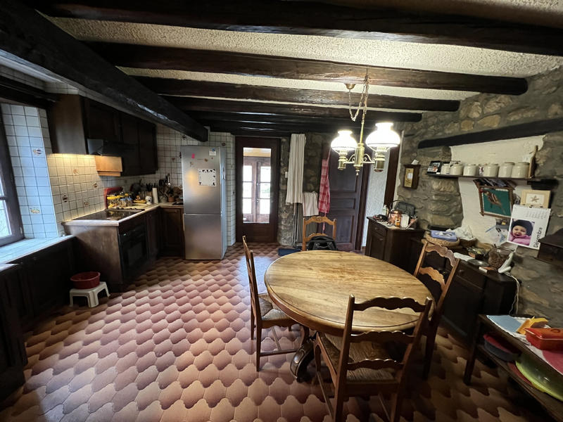 Maison - 185 m² - 8 pièces