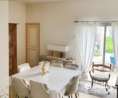 Maison - 195 m² - 7 pièces