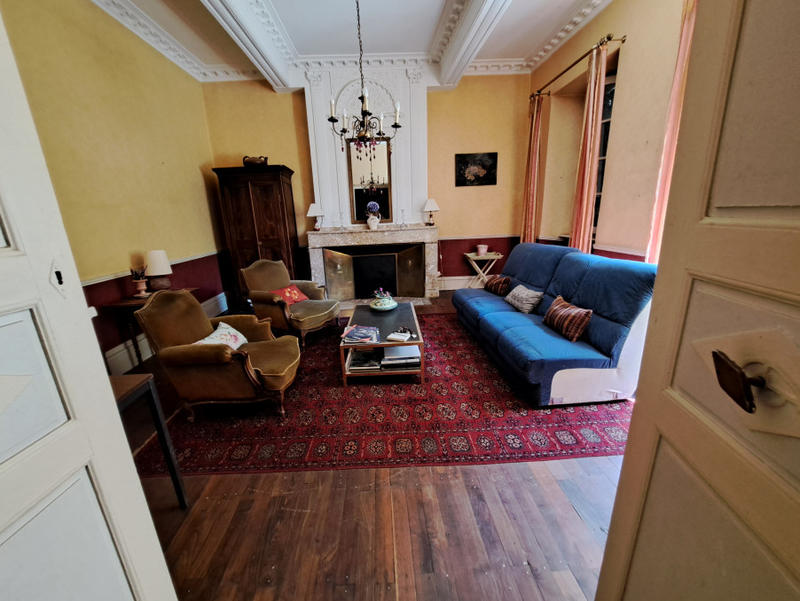 Maison - 210 m² - 9 pièces