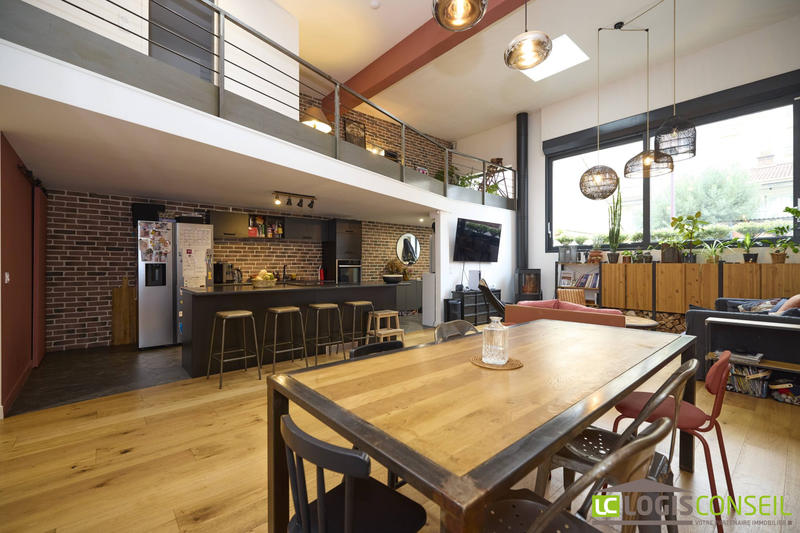 Duplex - 148 m² - 6 pièces