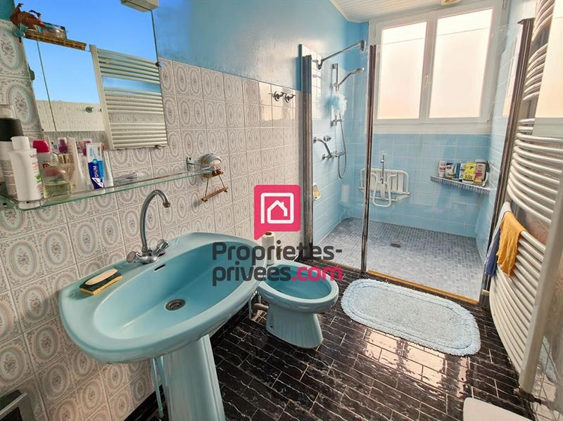 Maison - 270 m² - 8 pièces