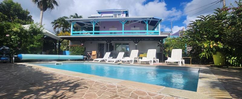 Maison - 300 m² - 12 pièces