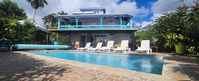 Maison - 300 m² - 12 pièces