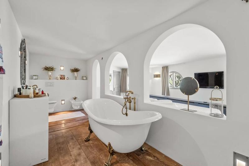 Maison - 451 m² - 15 pièces