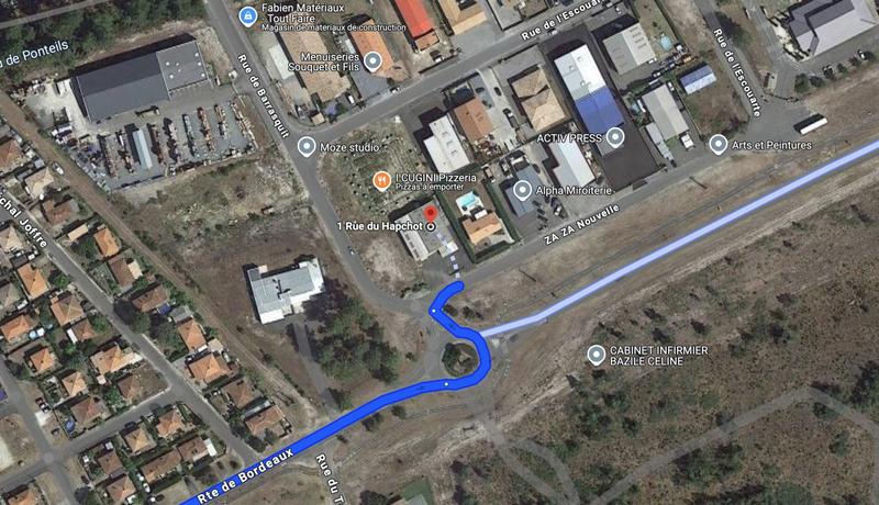 Local commercial - 1 266 m² - 3 pièces