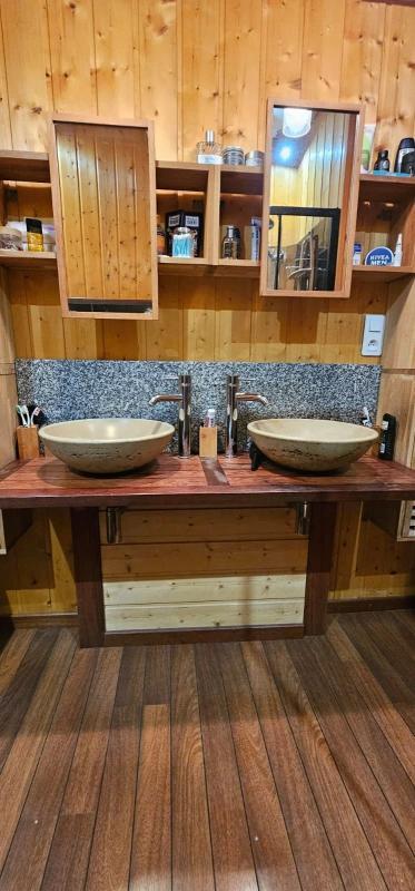 Maison en pierre - 282 m² - 10 pièces