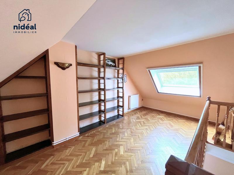 Maison - 240 m² - 8 pièces