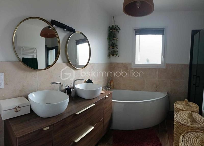 Maison - 105 m² - 4 pièces