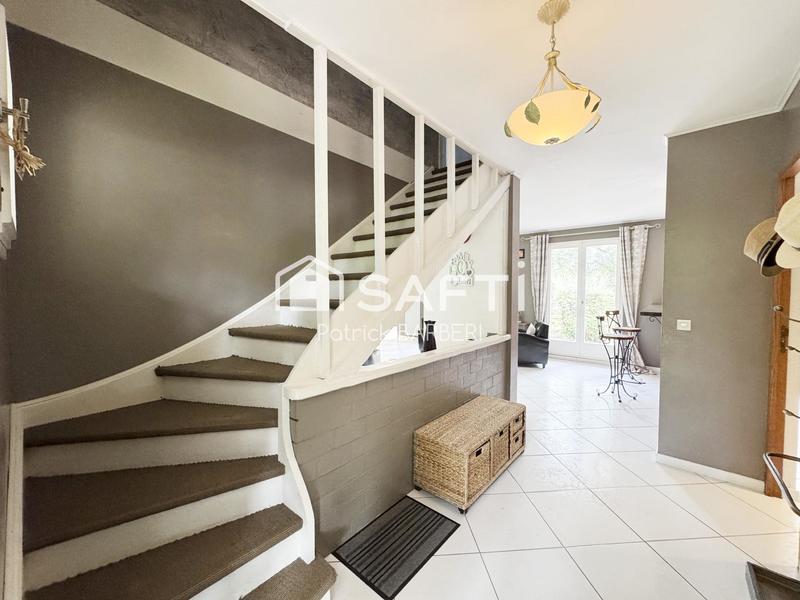 Maison - 254 m² - 7 pièces