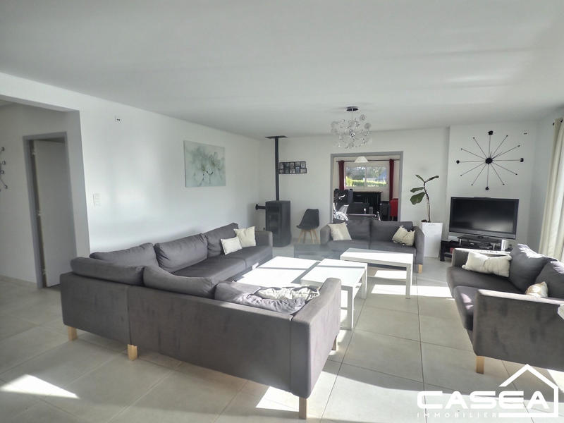 Maison contemporaine - 240 m² - 9 pièces