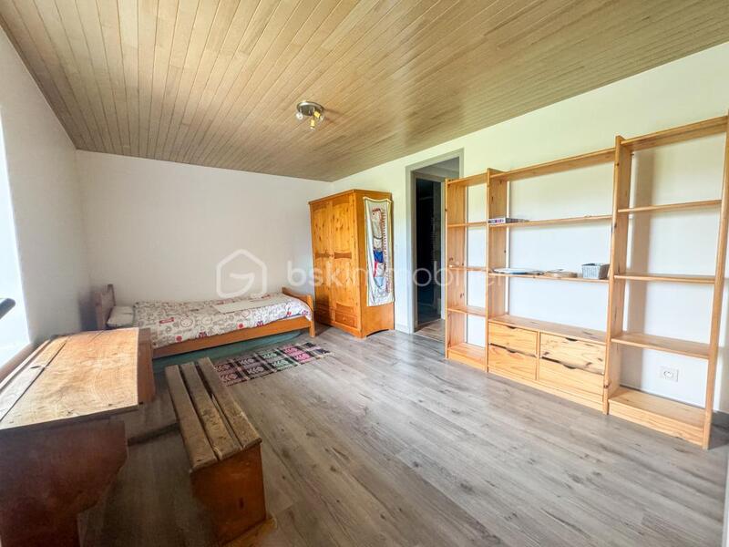 Longère - 330 m² - 7 pièces