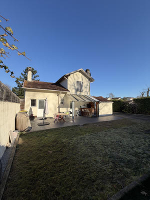 Maison - 98 m² - 5 pièces