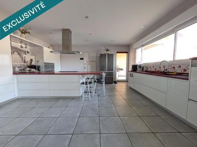Maison - 200 m² - 6 pièces