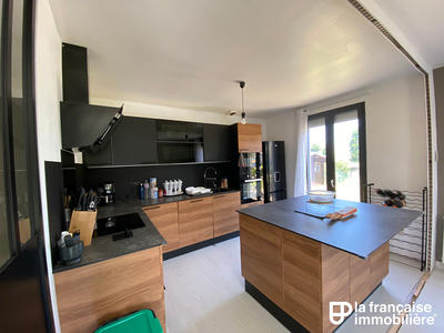 Maison - 92 m² - 4 pièces