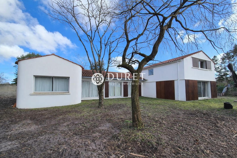 Maison contemporaine - 205 m² - 6 pièces