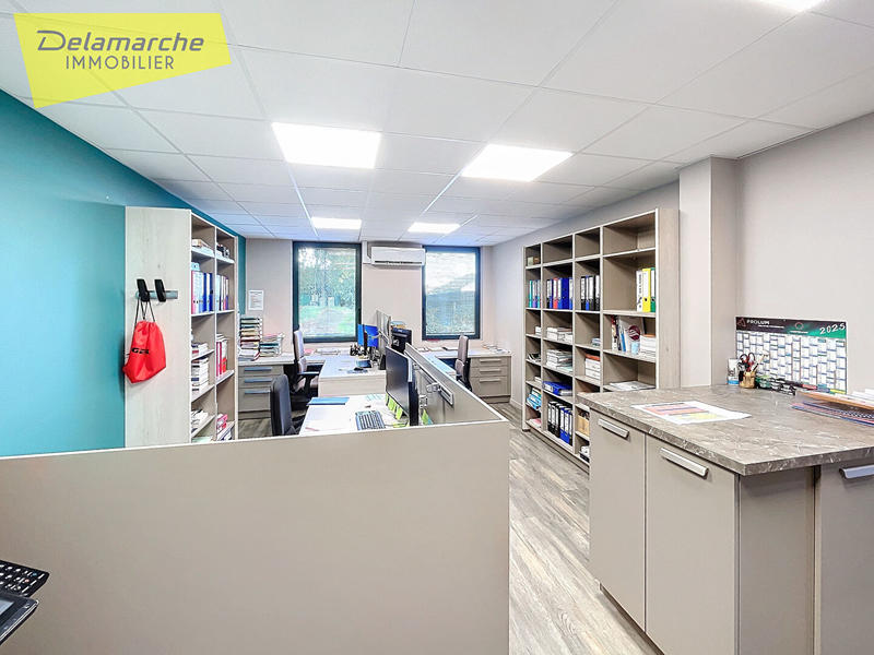 Local d'activité / Entrepôt - 370 m² - 5 pièces