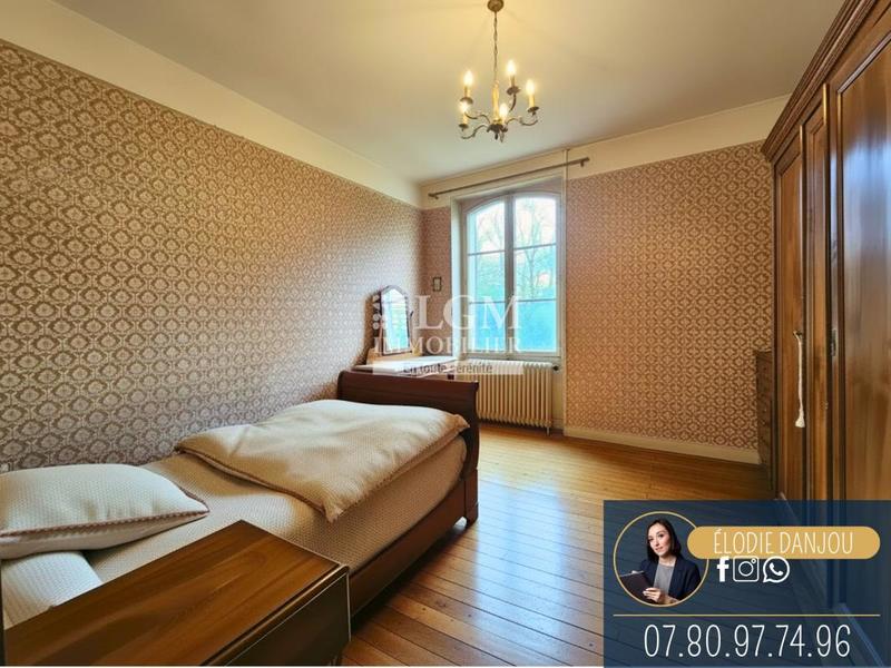 Propriété - 285 m² - 9 pièces