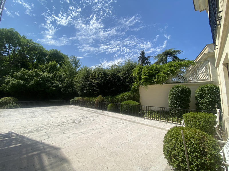 Appartement - 185 m² - 5 pièces