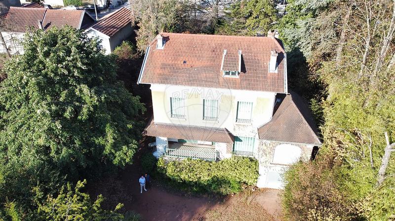 Maison de maîtres - 180 m² - 7 pièces