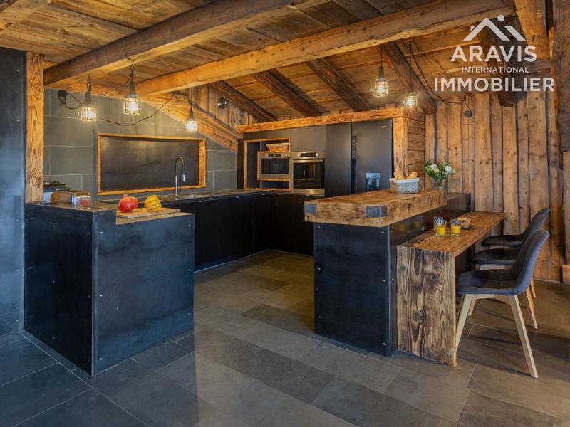 Châlet - 340 m² - 10 pièces