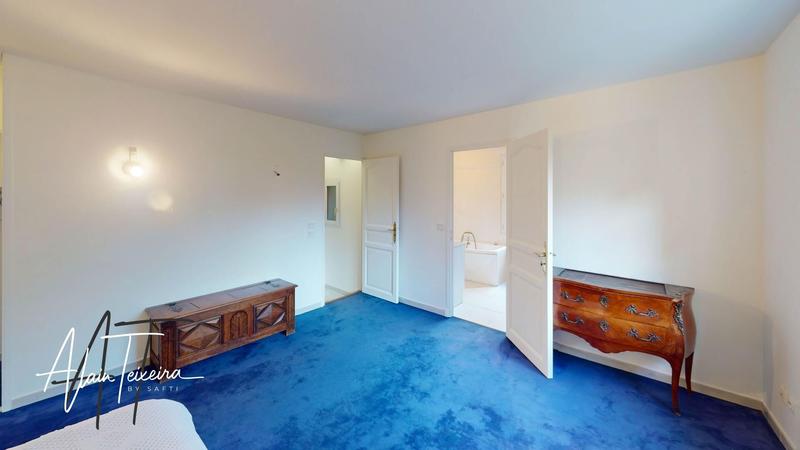 Maison - 290 m² - 10 pièces