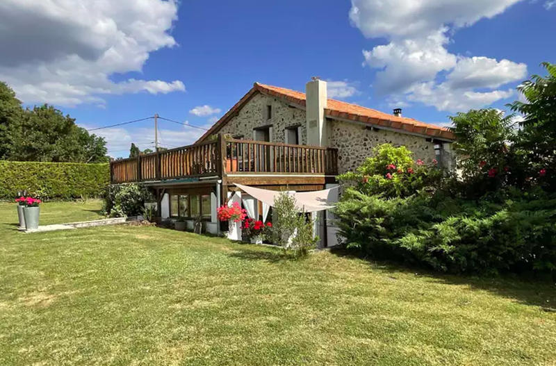 Maison - 231 m² - 8 pièces