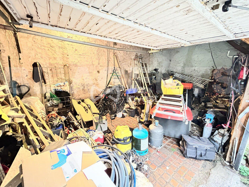 Maison - 250 m² - 8 pièces