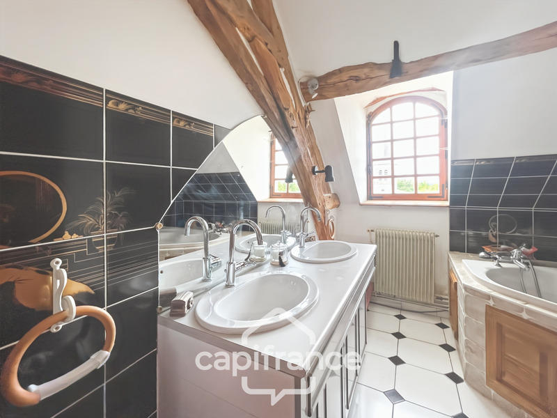 Château - 200 m² - 6 pièces