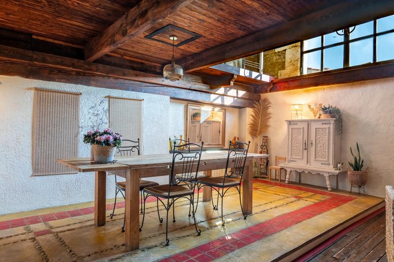 Maison - 550 m² - 10 pièces