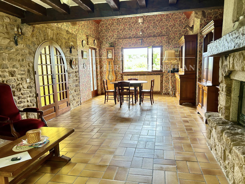 Maison - 132 m² - 9 pièces