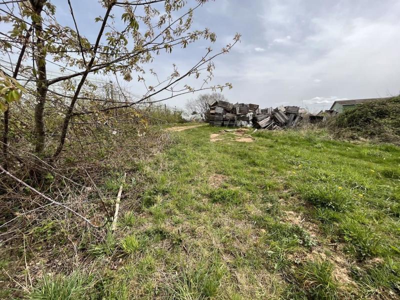 Maison ancienne - 530 m² - 3 pièces