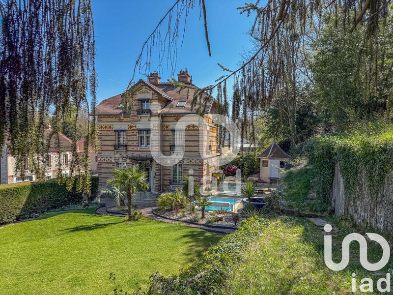 Maison - 265 m² - 12 pièces