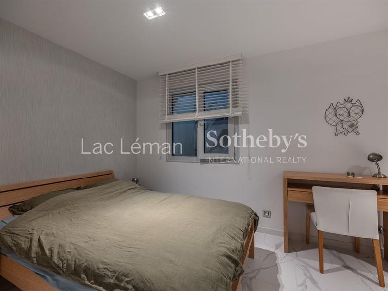 Maison - 245 m² - 8 pièces