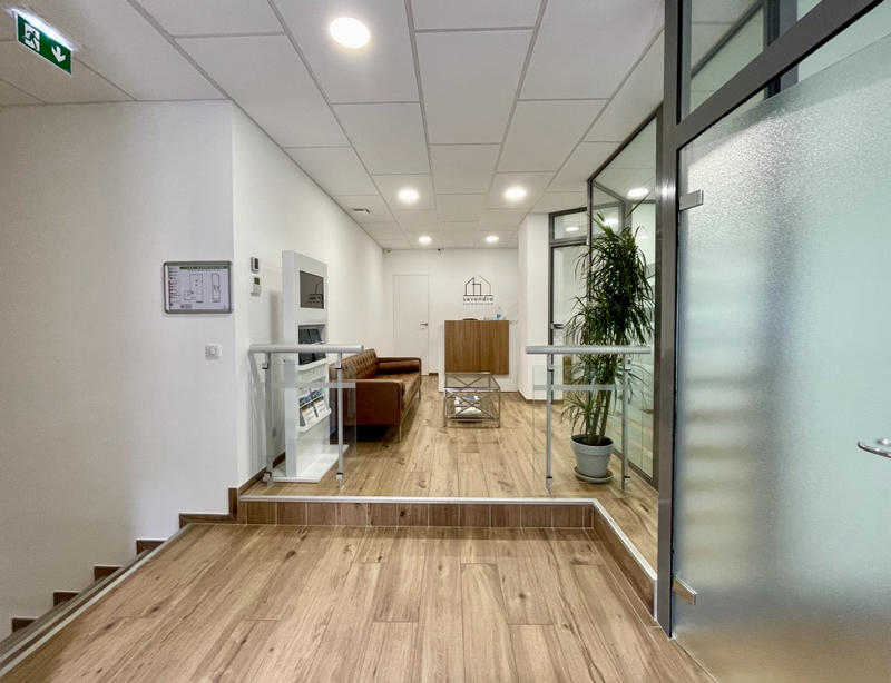 Local commercial - 130 m² - 5 pièces