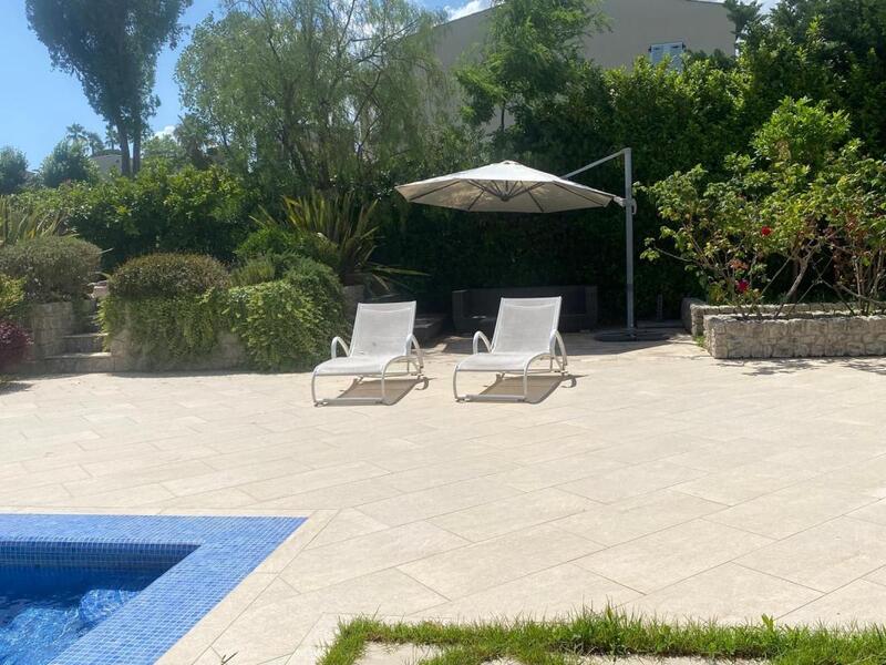 Villa - 310 m² - 1 pièce