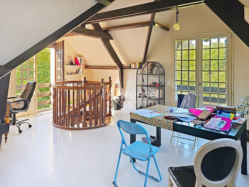 Maison - 202 m² - 6 pièces