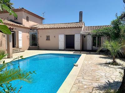 Maison - 186 m² - 6 pièces