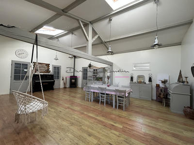 Maison - 225 m² - 8 pièces